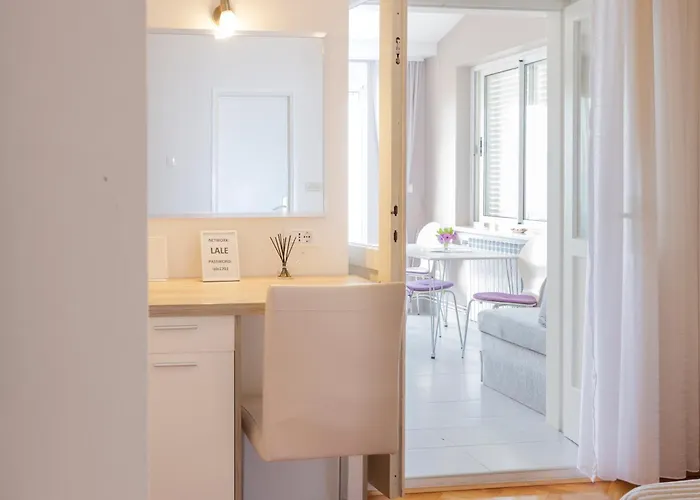 Apartmans Lale דירה