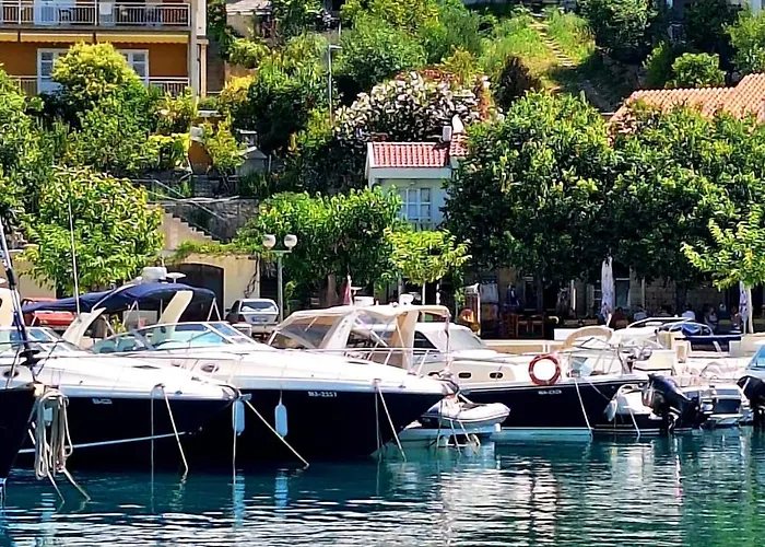 Apartmans Lale דירה