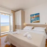 Apartmans Lale דירה *