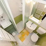 דירה Apartmans Lale ברלה