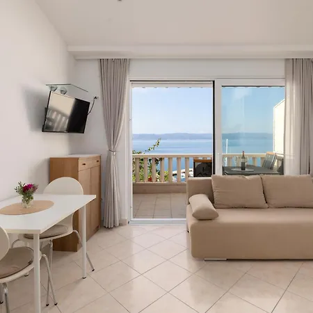 Apartmans Lale Apartment *