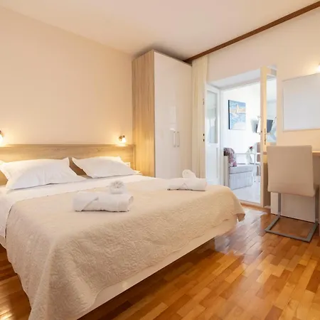 Apartment Apartmans Lale *